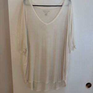 American Eagle Outfitters Women's White V-Neck Tee
